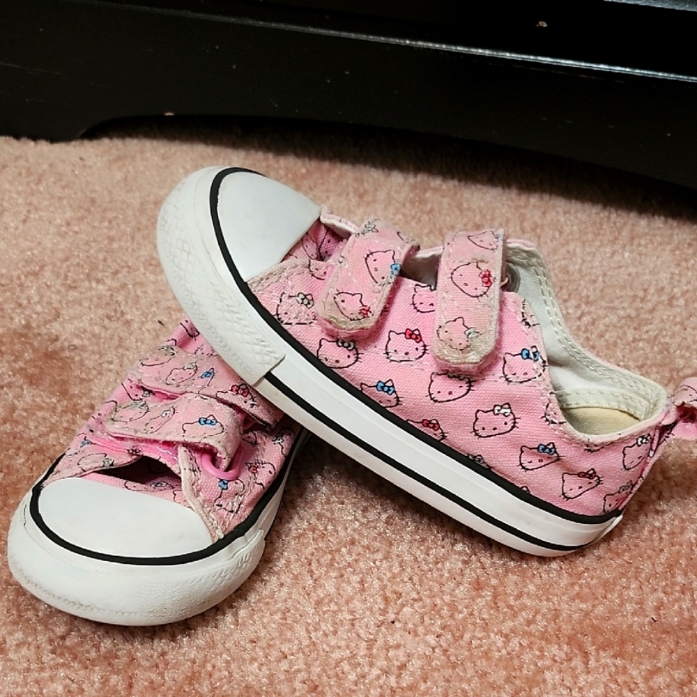 Toddler Hello Kitty Converse Sz 7
